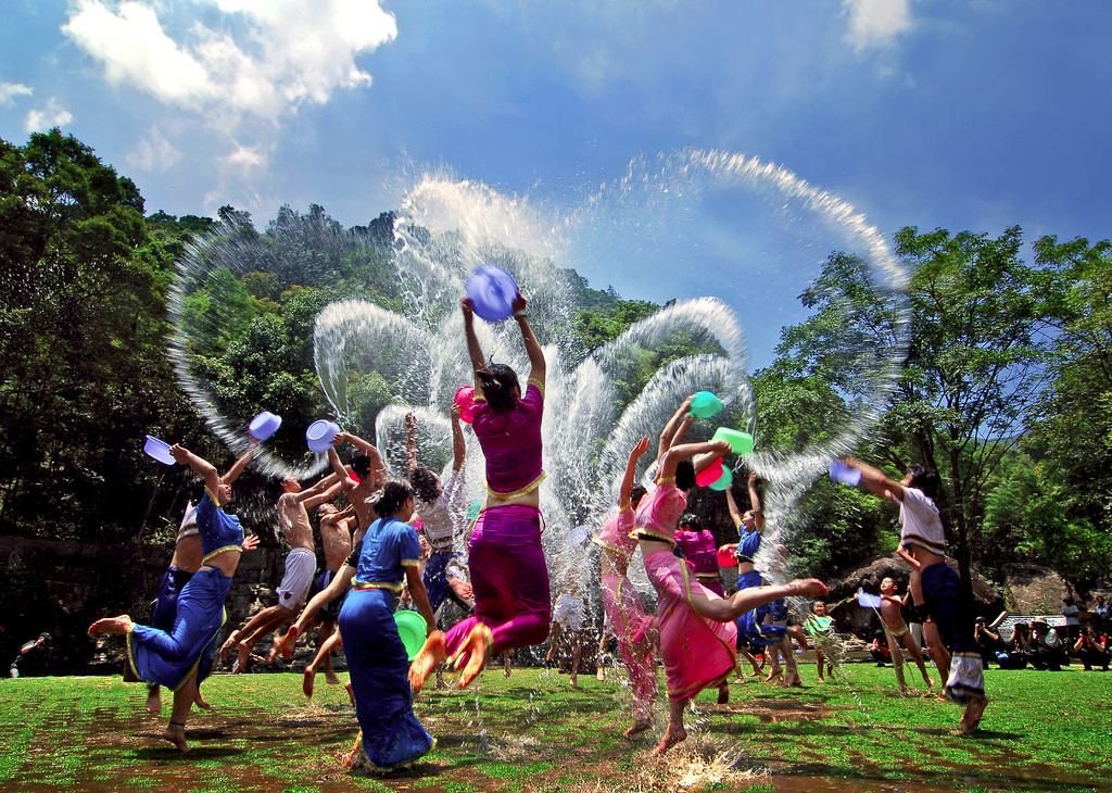 Songkran Festival—Carnival of the Dai and De'ang Peoples